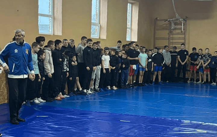 Тренер: